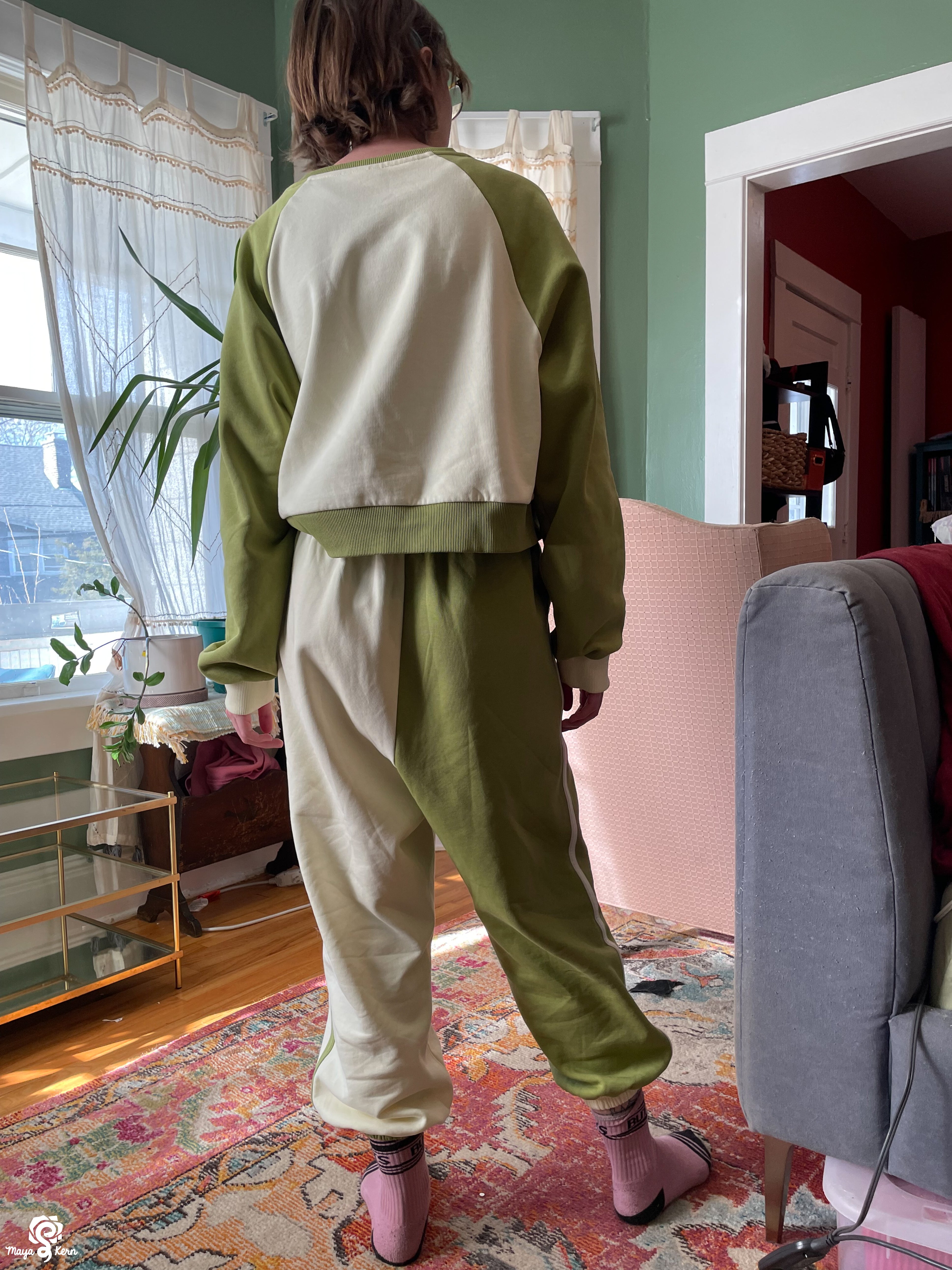Cozy Cropped Matcha Sweater – Maya Kern